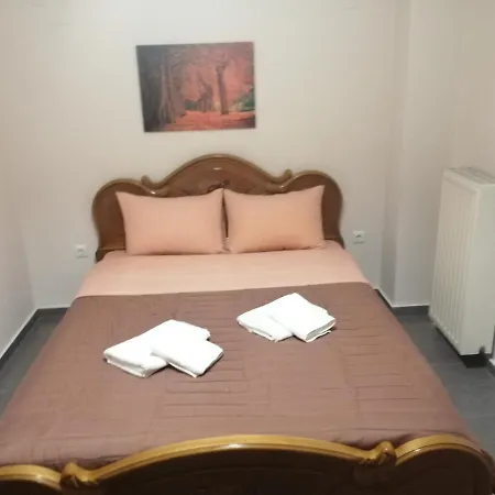 Aggelo 4 Bedroom Apartment *
