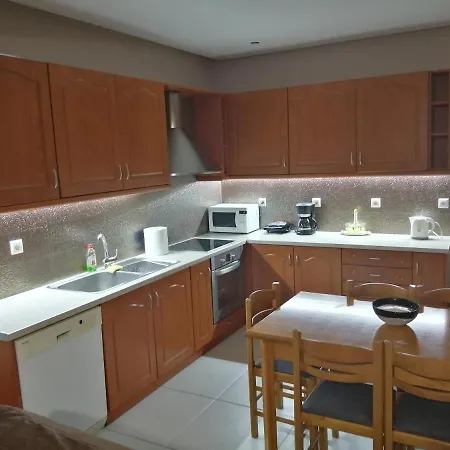 Aggelo 4 Bedroom Appartement