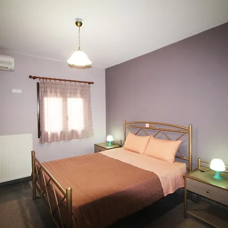 Aggelo 4 Bedroom Appartement Nauplie