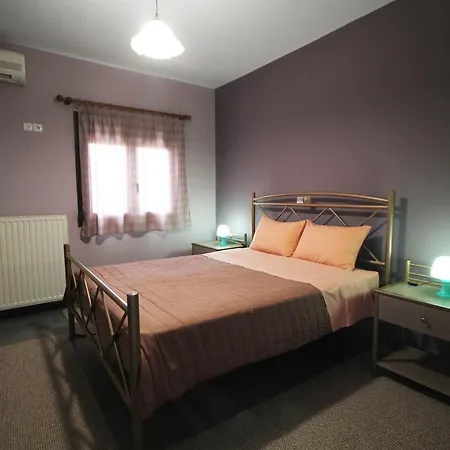 Aggelo 4 Bedroom Appartement *