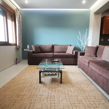 Aggelo 4 Bedroom Appartement *