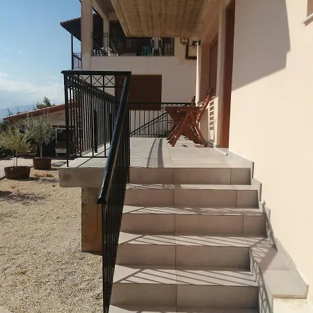 Aggelo 4 Bedroom Appartement