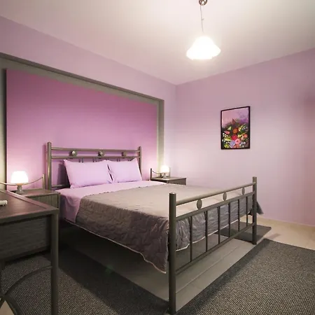 Aggelo 4 Bedroom Appartement